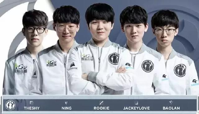 在球场内外 在球场内外