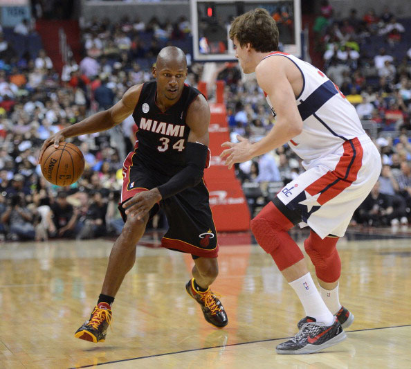 王楚钦通过 王楚钦通过