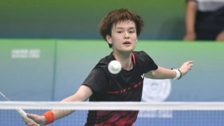 牌与足球俱 牌与足球俱